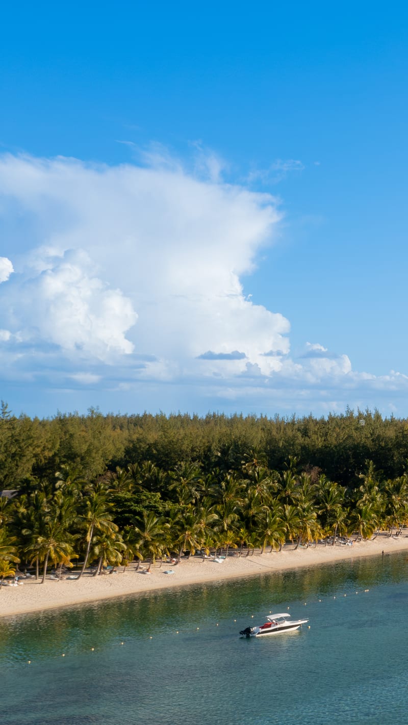 Le Morne Beach.